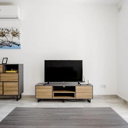 F12 Room 1, Private Room Two Single Beds Shared Bathroom In Shared Flat Msida Eksteriør bilde