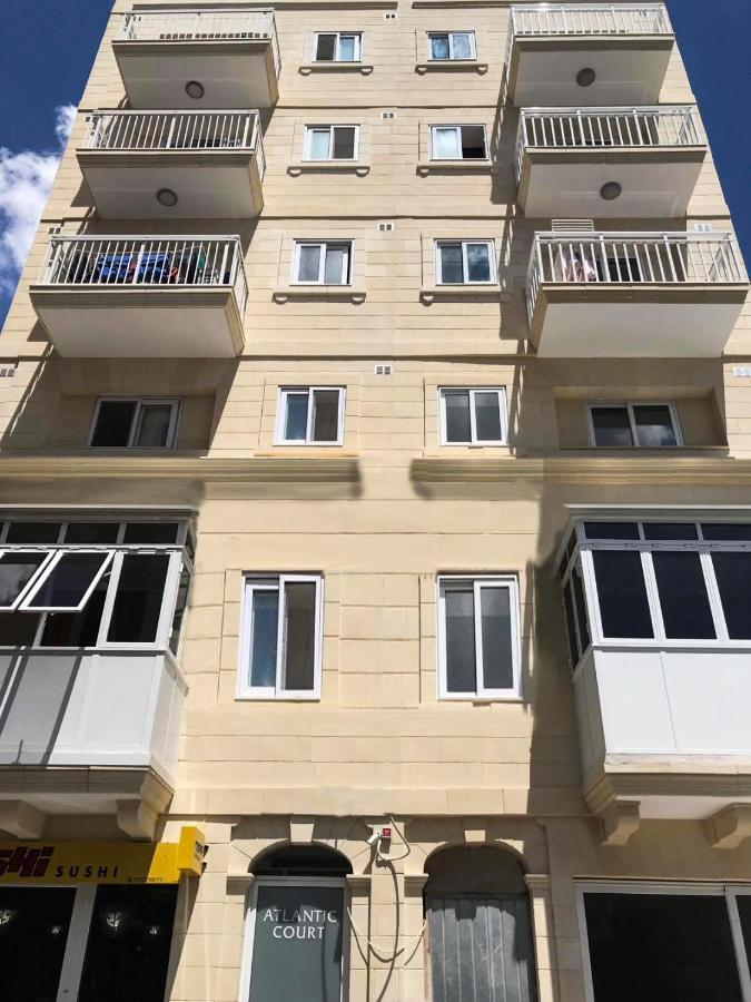 F12 Room 1, Private Room Two Single Beds Shared Bathroom In Shared Flat Msida Eksteriør bilde