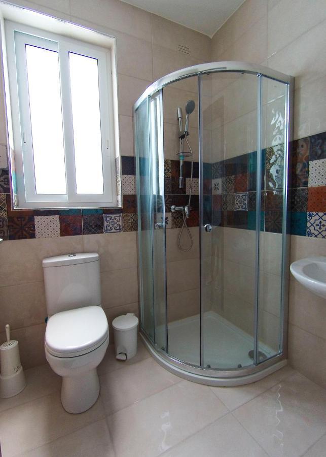 F12 Room 1, Private Room Two Single Beds Shared Bathroom In Shared Flat Msida Eksteriør bilde